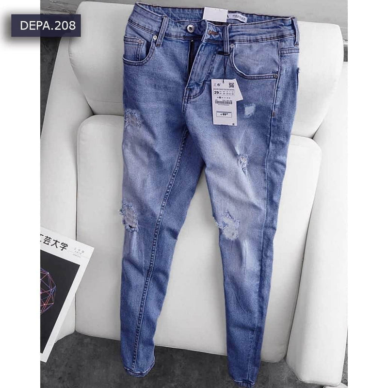 Styled Outfit with Light Blue Ripped Jeans UAE - 3416 
